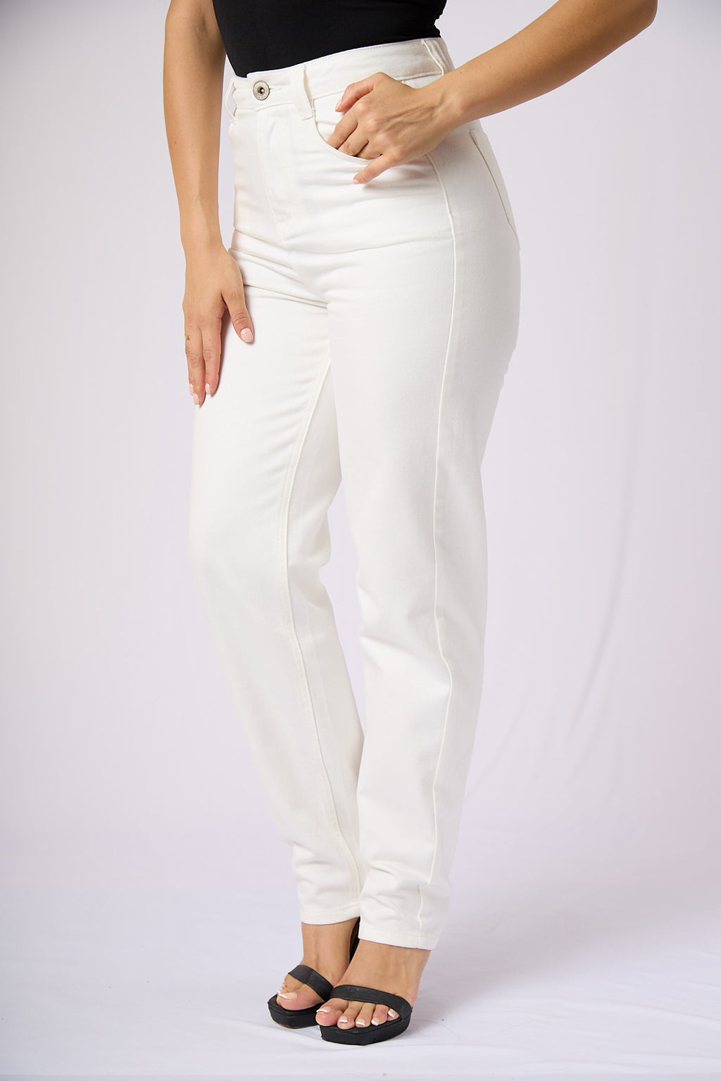 ZIDA Women's Timeless Classic White Denim Jeans - Zidafashion.com