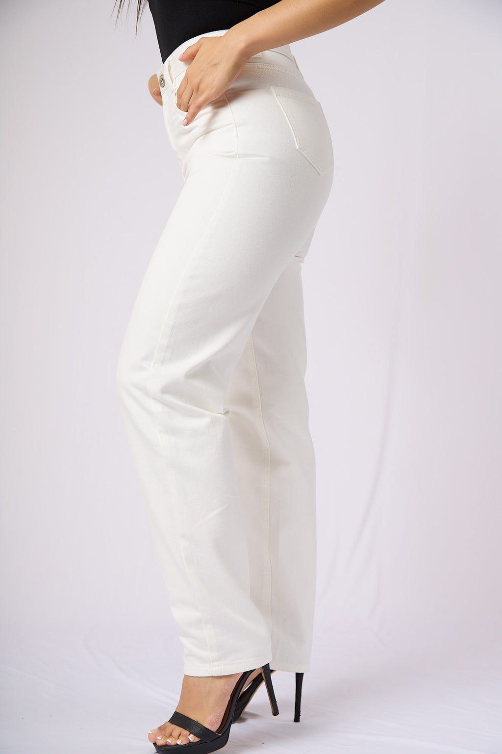 ZIDA Women's Timeless Classic White Denim Jeans - Zidafashion.com