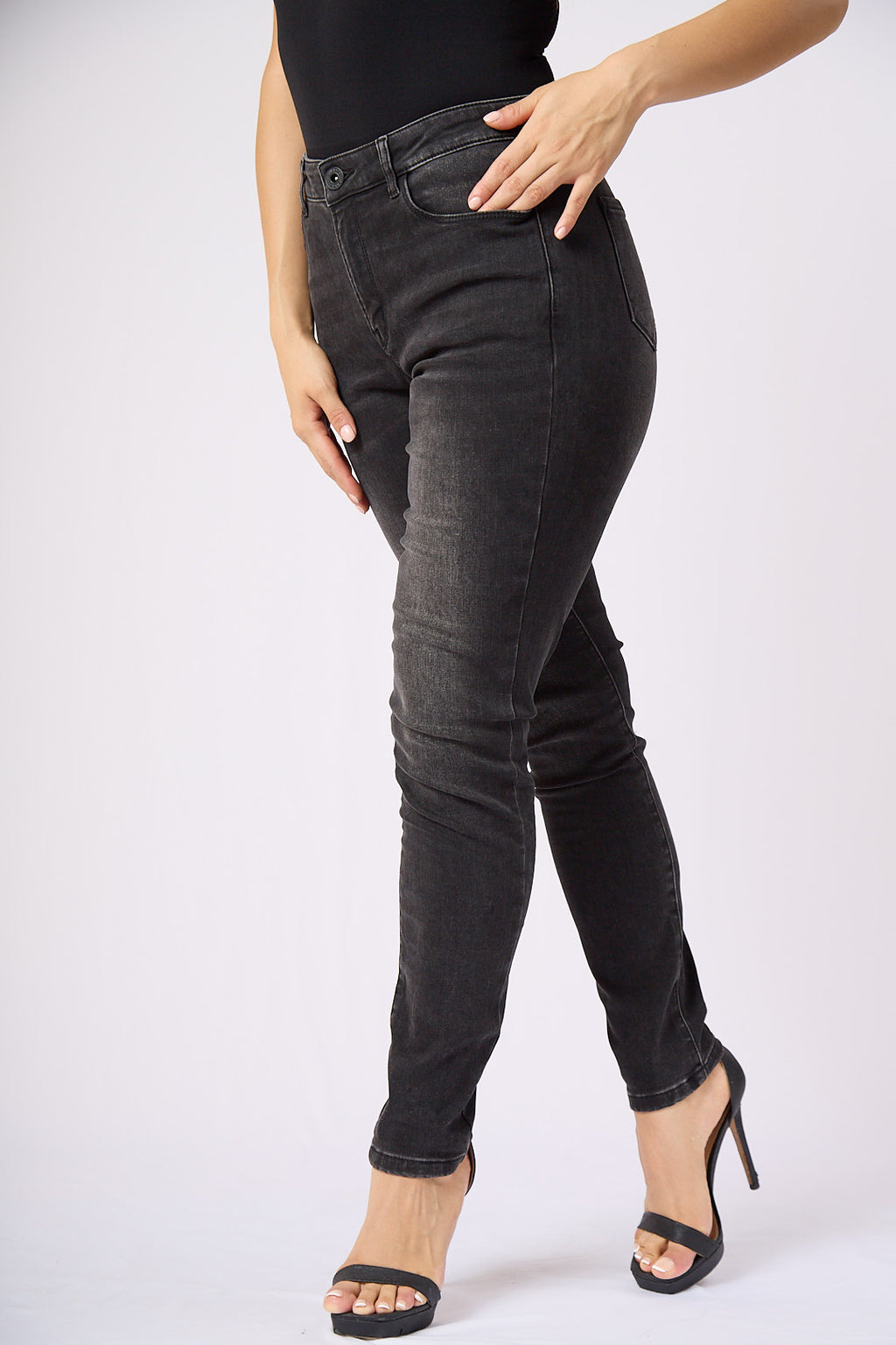 ZIDA Women's Jet Black Urban Skinny Jeans