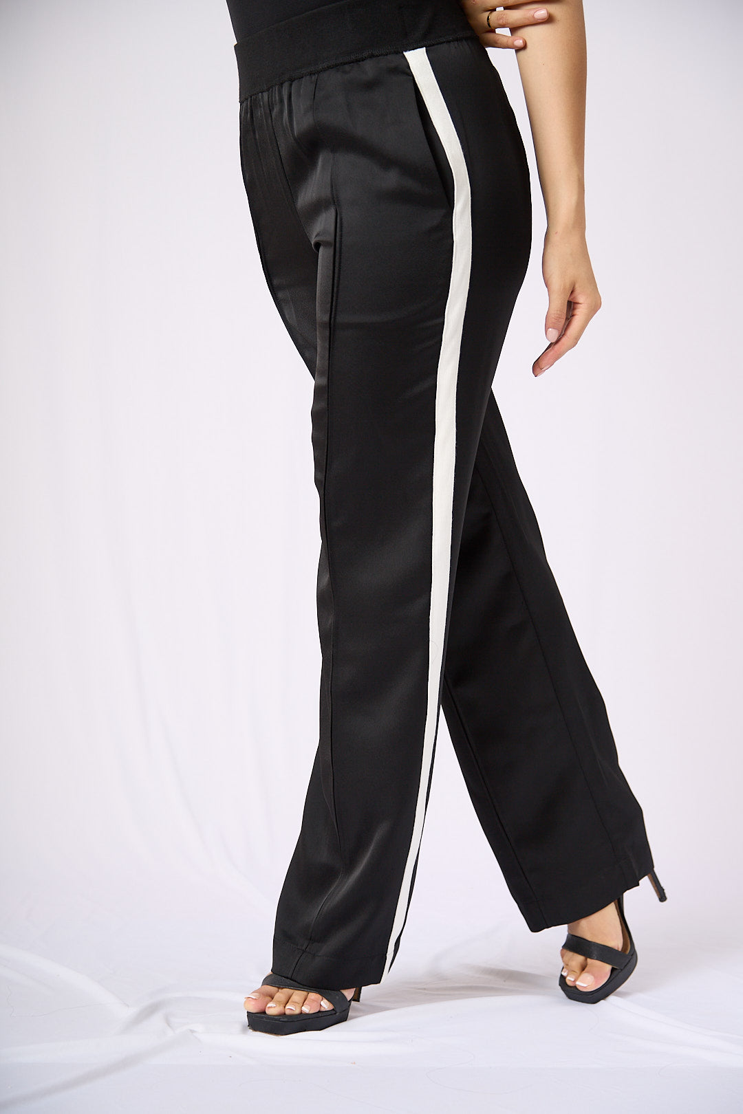 ZIDA Black Contrast Stripe Trousers – Sporty Chic, Sleek Fit, All-Day Comfort
