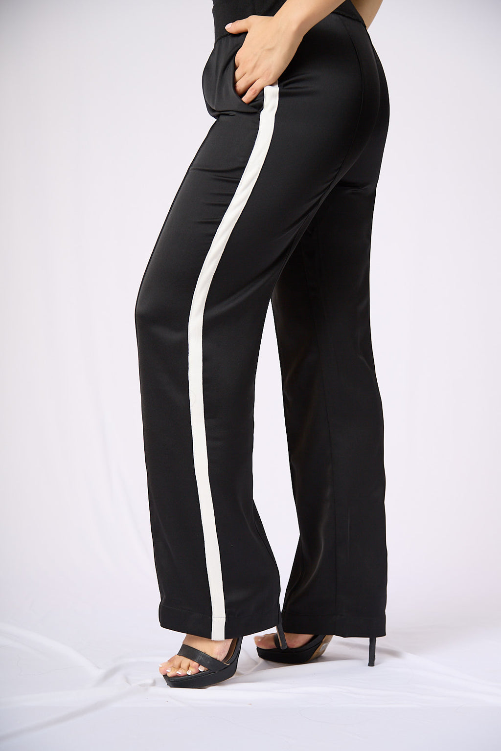 ZIDA Black Contrast Stripe Trousers – Sporty Chic, Sleek Fit, All-Day Comfort
