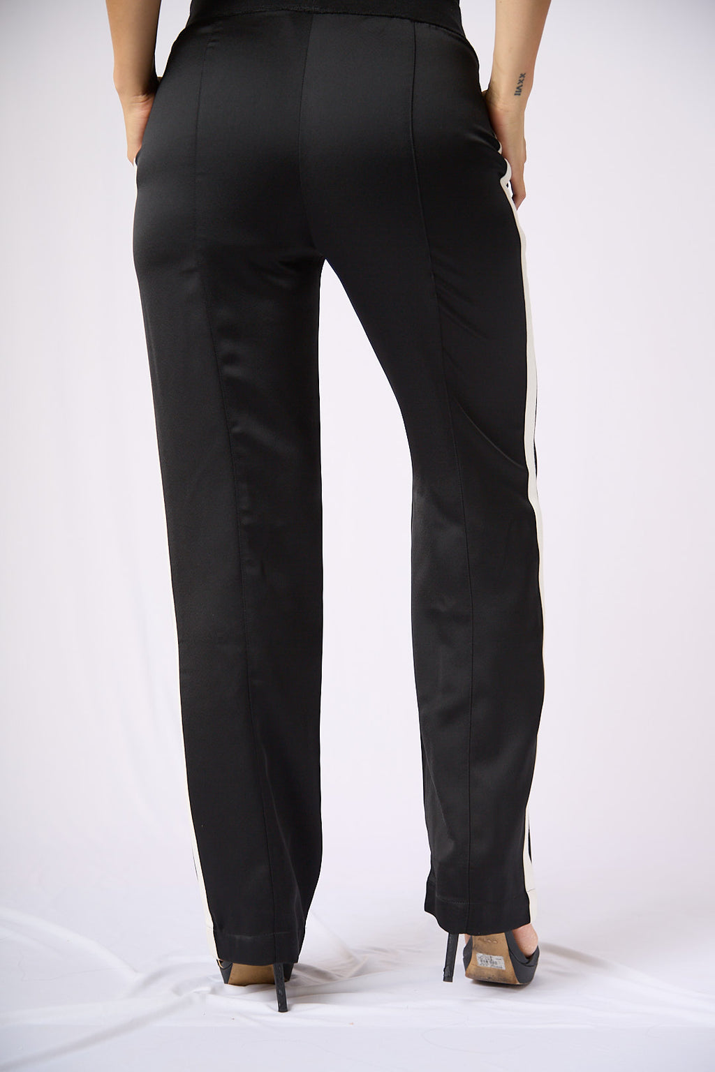 ZIDA Black Contrast Stripe Trousers – Sporty Chic, Sleek Fit, All-Day Comfort