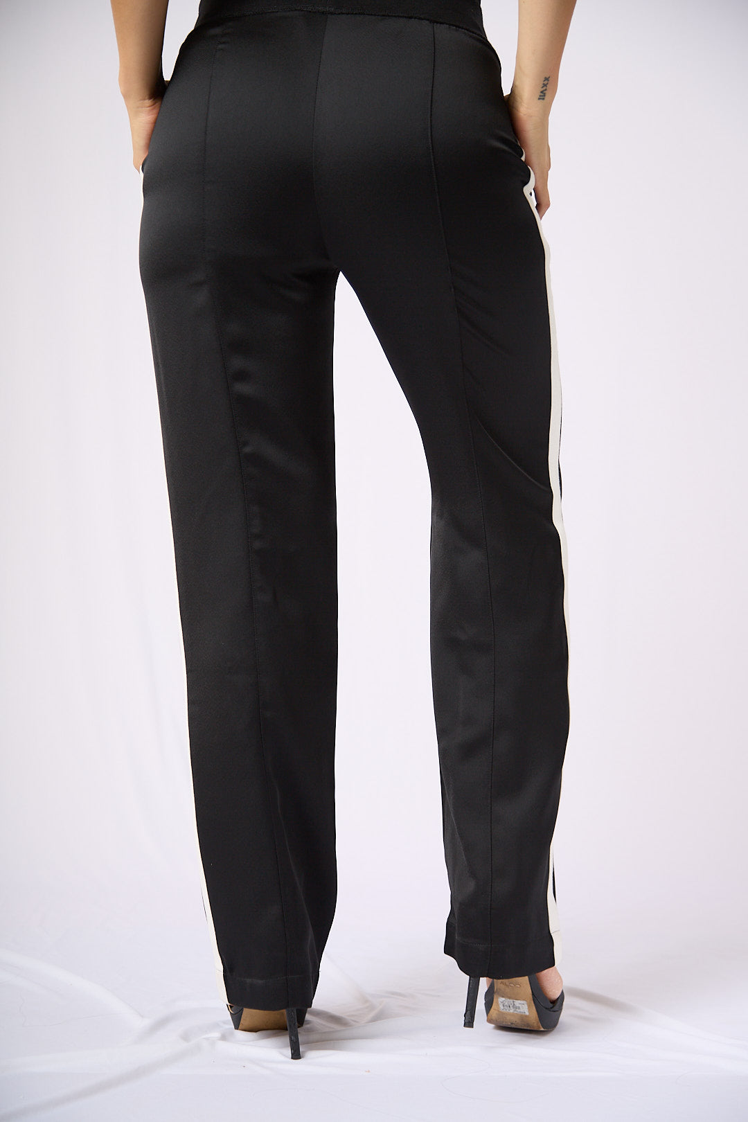 ZIDA Black Contrast Stripe Trousers – Sporty Chic, Sleek Fit, All-Day Comfort