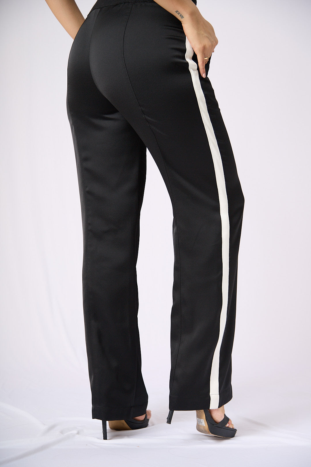 ZIDA Black Contrast Stripe Trousers – Sporty Chic, Sleek Fit, All-Day Comfort